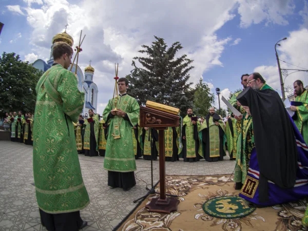 Релігійні лідери молитися за мир у Луганську — стокове фото