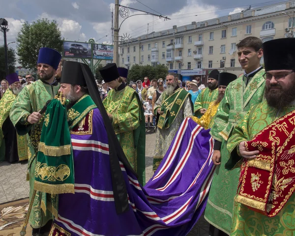 Религиозные лидеры молятся за мир в Луганске — стоковое фото