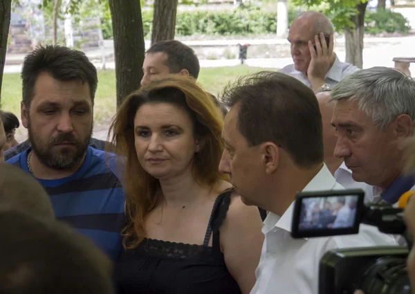 Parents of students picket Luhansk University MIA — Stock Photo, Image