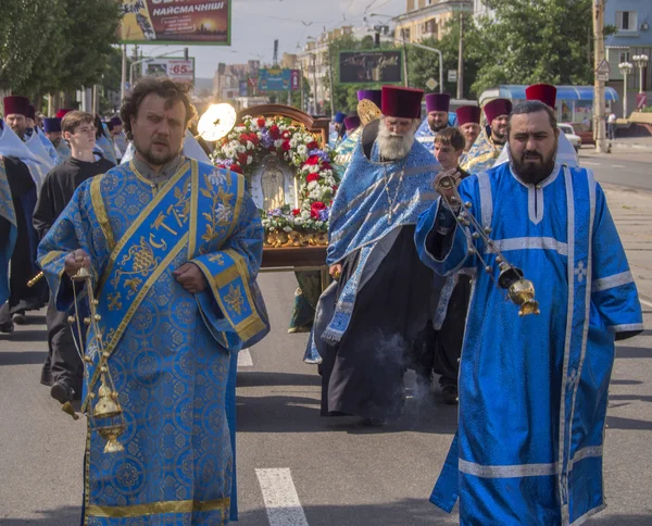 Procesión religiosa ortodoxa por la paz en Luhansk — Foto de Stock