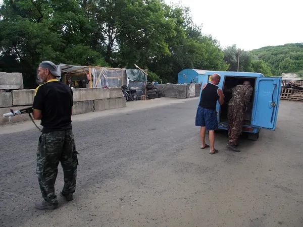 Ejército sureste fortalece puestos de control, Statisa Luchanskaya, Ucrania —  Fotos de Stock