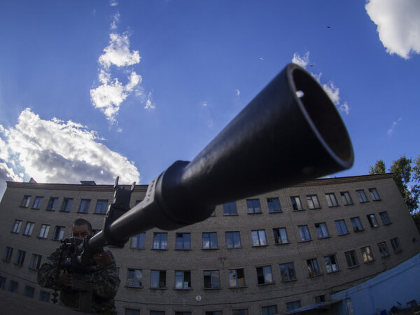 Кризис в Украине, Луганск
