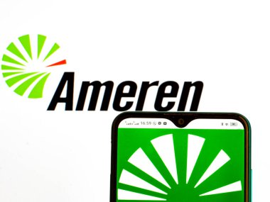 Kiev, Ukrayna, 5 Ekim 2021. Bu resimde Ameren Şirketi 'nin logosu akıllı telefondan gösteriliyor.