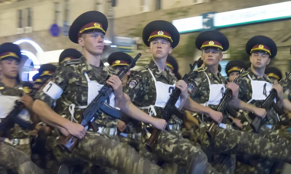 Military parade rehearsal in Kiev ahead of Independence Day — Stock Photo, Image