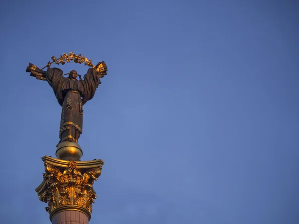 Monument d'indépendance au coucher du soleil , — Photo