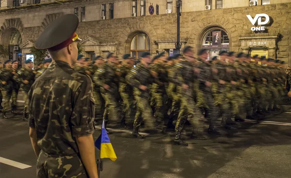 Military parade rehearsal in Kiev ahead of Independence Day — Stock Photo, Image