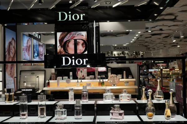Kiev Ukraine November 2021 Dior Perfumes Seen Displayed Shelf Duty — Stock Photo, Image
