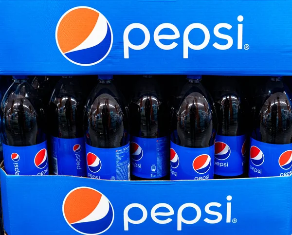 Gdańsk Polska Decamber 2021 Dużo Butelek Pepsi Sklepie — Zdjęcie stockowe