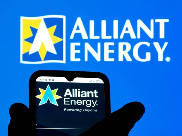 Kiev Ukraine January 2022 Photo Illustration Alliant Energy Corporation Logo — Zdjęcie stockowe