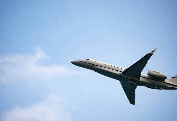 Larnaka Kıbrıs Şubat 2020 Havacılık Grubu Embraer Emb 135Bj Miras — Stok fotoğraf