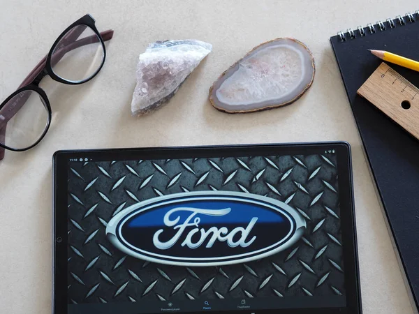 Garham Bavyera Almanya Haziran 2022 Resimde Ford Logosu Bir Tablette — Stok fotoğraf