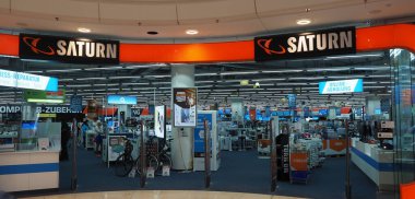 Ev aletleri Satürn 'ü Stadtgalerie Passau, Almanya' da 16 Temmuz 2022