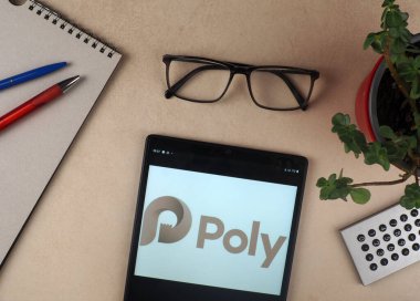 Garham, Bavyera, Almanya - 4 Ekim 2022: Bu resimde, Poly Developments and Holdings (Poly Real Estate) logosu bir tablette sergilenmektedir.