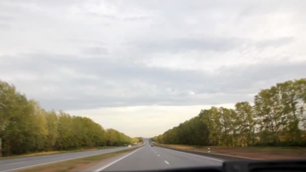 Cars traveling on the highway — Stock Video