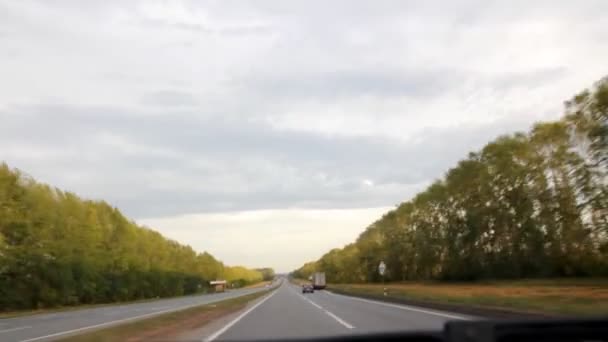 道路を走る車 — ストック動画