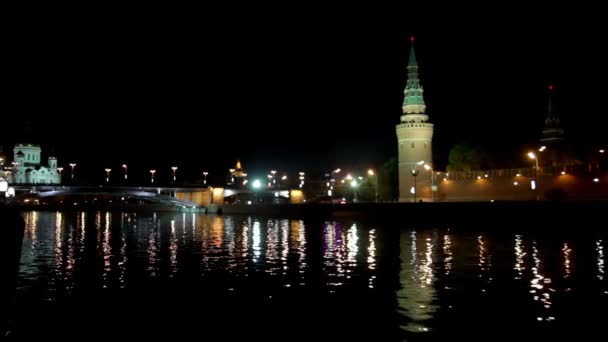 Kremlin quay, gece — Stok video