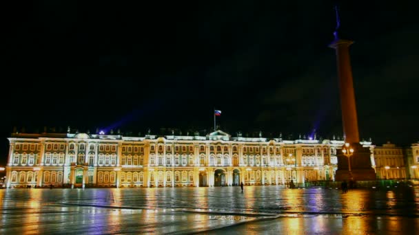 Эрмитаж - Зимний дворец в Санкт-Петербурге ночью - хронометраж — стоковое видео