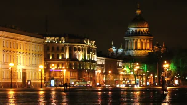 Cúpula de la catedral Isaakiy por la noche, Saint-petersburg, Rusia - timelapse — Vídeos de Stock