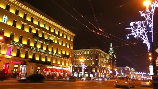 Ulica Newski Prospekt w Sankt Petersburgu w noc Bożego Narodzenia - timelapse — Wideo stockowe