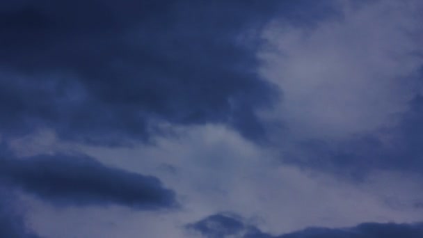 Timelapse con nubes de tormenta dramáticas — Vídeos de Stock