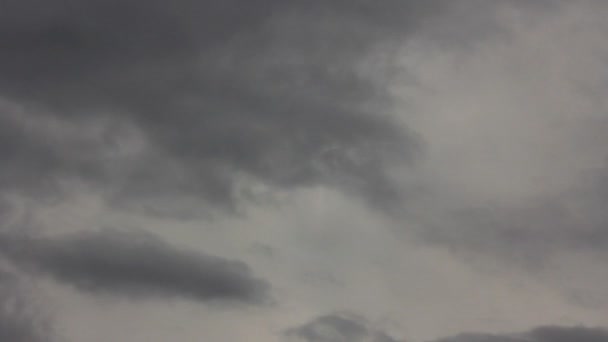 Timelapse con nubes de tormenta dramáticas — Vídeo de stock