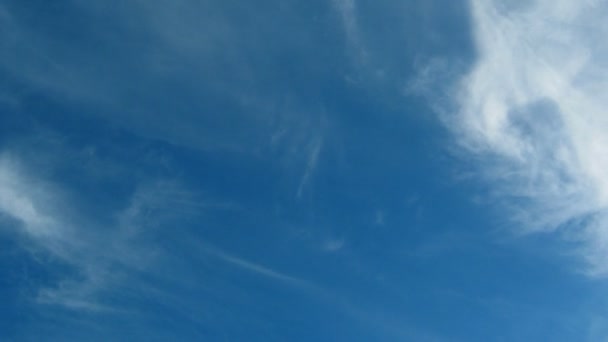 Временной промежуток с движущимися облаками — стоковое видео