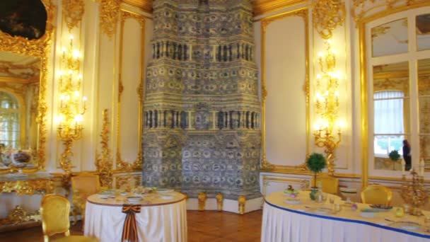 Interiér paláce v ruském Petrohradu Puškin — Stock video