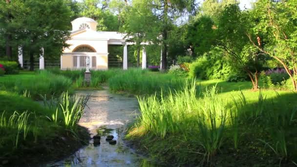 Padiglione nel parco Pavlovsk San Pietroburgo Russia — Video Stock