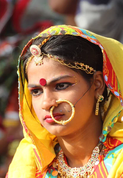 Retrato de menina indiana Pushkar camelo justo — Fotografia de Stock