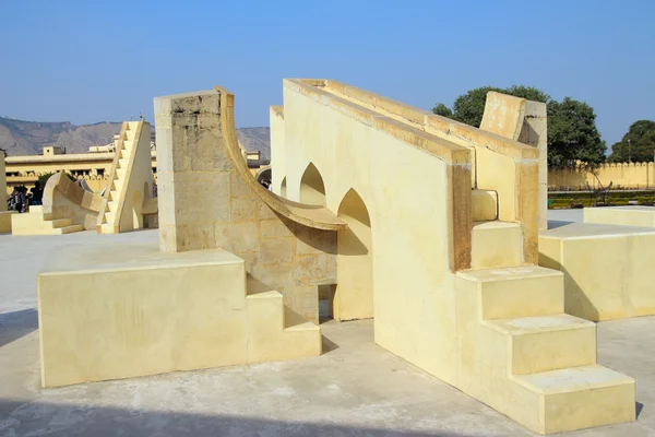 Vieil observatoire d'astrologie à Jaipur en Inde — Photo