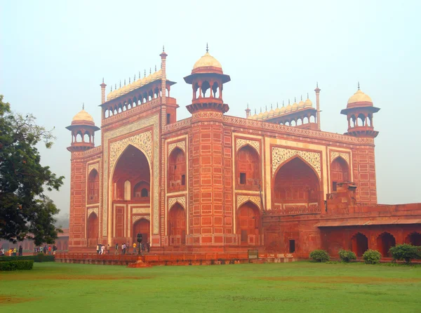 Taj Mahal mausoleum entrance in India — Stock Photo, Image
