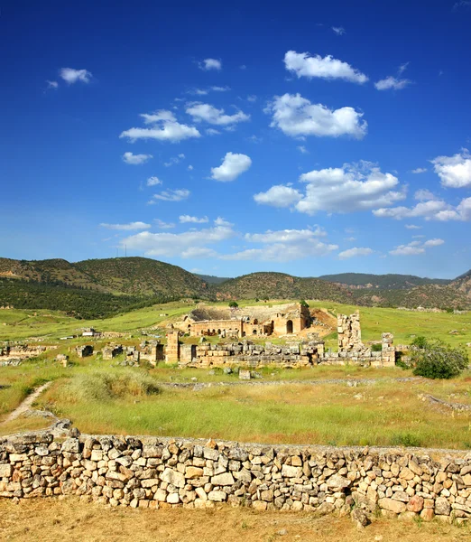 Ancient amphitheater and ruins in Pamukkale Turkey — Stock Photo, Image