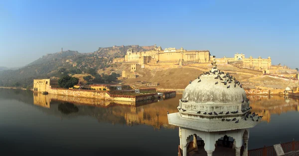 Panorama - fort och sjön i jaipur Indien — Stockfoto