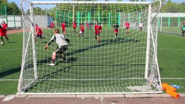 Jogo de futebol - objetivo, câmera lenta — Vídeo de Stock