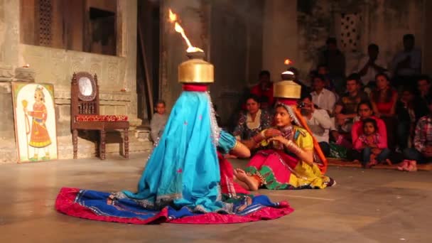 Danzas de la India - vista en Udaipur Rajasthan — Vídeo de stock