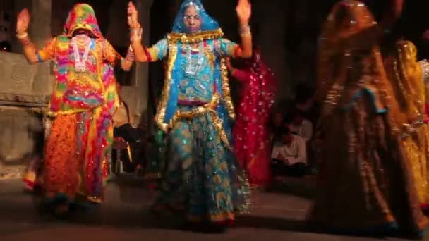 Танцы Индии - вид в Удайпуре Раджастхан — стоковое видео