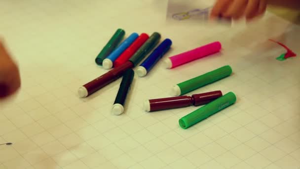 Dibujo - marcadores de color — Vídeo de stock
