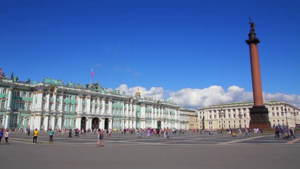 Ermitage et Place du Palais à Saint-Pétersbourg — Video