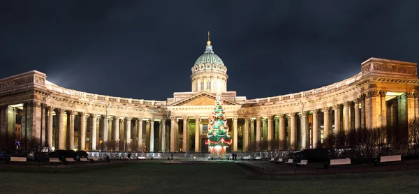喀山大教堂在圣诞节-圣彼得斯堡 — 图库照片