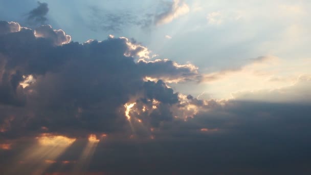 Timelapse avec coucher de soleil ciel nuageux — Video