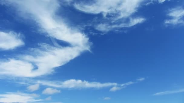 Timelapse con hermosas nubes en movimiento — Vídeo de stock