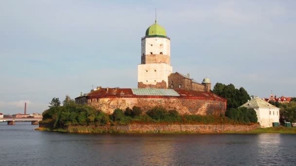 Ancien château suédois sur l'île de Vyborg en Russie — Video