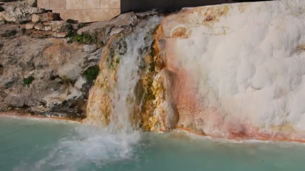 Cascada mineral en pamukkale pavo — Vídeos de Stock