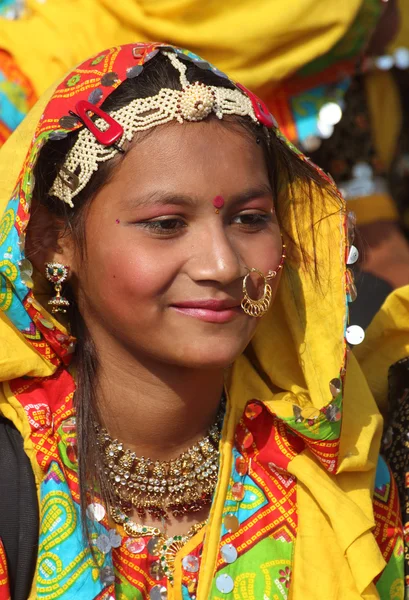 Portrait of smiling Indian girl at Pushkar camel fair — Stock Photo, Image