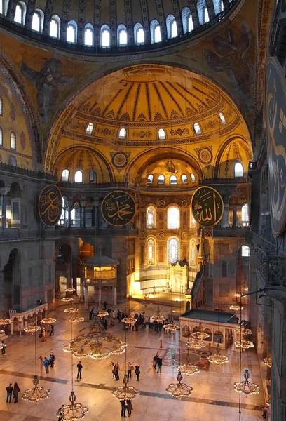 圣索非亚大教堂在伊斯坦布尔索非亚博物馆室内 — 图库照片