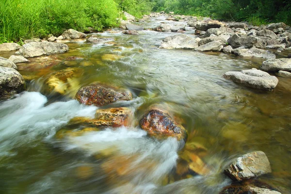 Hegyi folyó — Stock Fotó