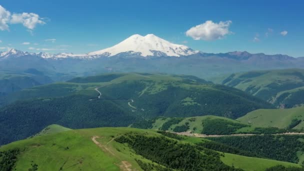 Αεροφωτογραφία Του Όρους Έλμπρους Και Λόφοι Βόρεια Καύκασος Βουνά Ρωσία — Αρχείο Βίντεο