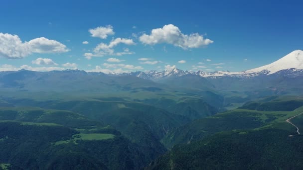 Vista Panorâmica Aérea Monte Elbrus Colinas Montanhas Norte Cáucaso Rússia — Vídeo de Stock