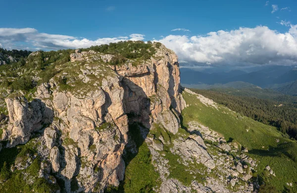 Płaskowyż klifowy na Kaukazie — Zdjęcie stockowe