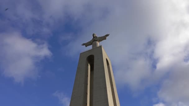 Estatua de Cristo Rey en Lisboa, Portugal — Vídeo de stock